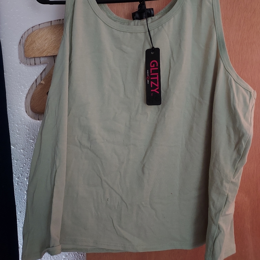 3x tank top